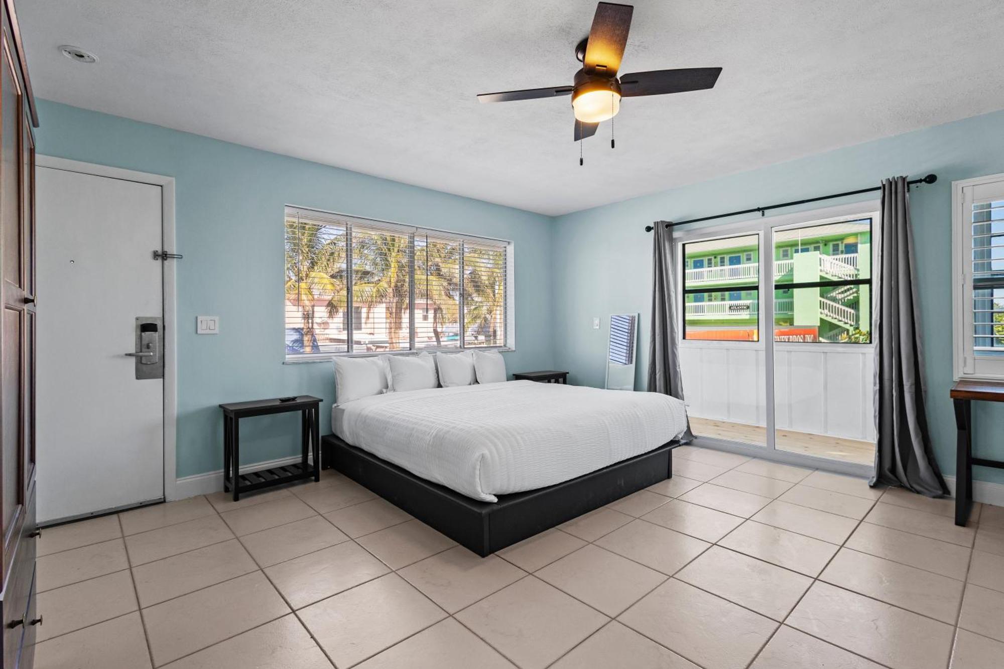 Partial Ocean View Hotel Room- King Bed #1 Fort Pierce Ngoại thất bức ảnh
